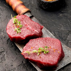 Stek filet mignon polędwica black angus na tasaku