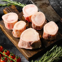 Kości szpikowe black angus na desce