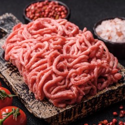 Mięso mielone wołowe black angus na desce