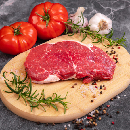 Stek New York Strip (Rostbef) – Klasyka Wołowiny o Wyrazistym Smaku